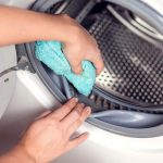 ضدعفونی کردن ماشین لباسشویی با آب داغ