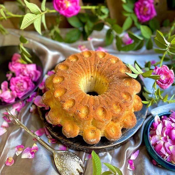 کیک گل محمدی خانگی