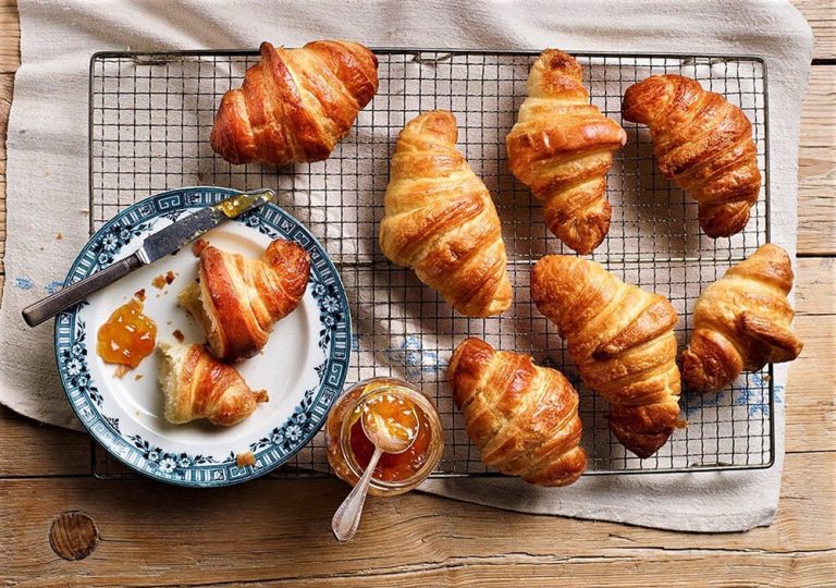 فینگرفود کروسان مرغ